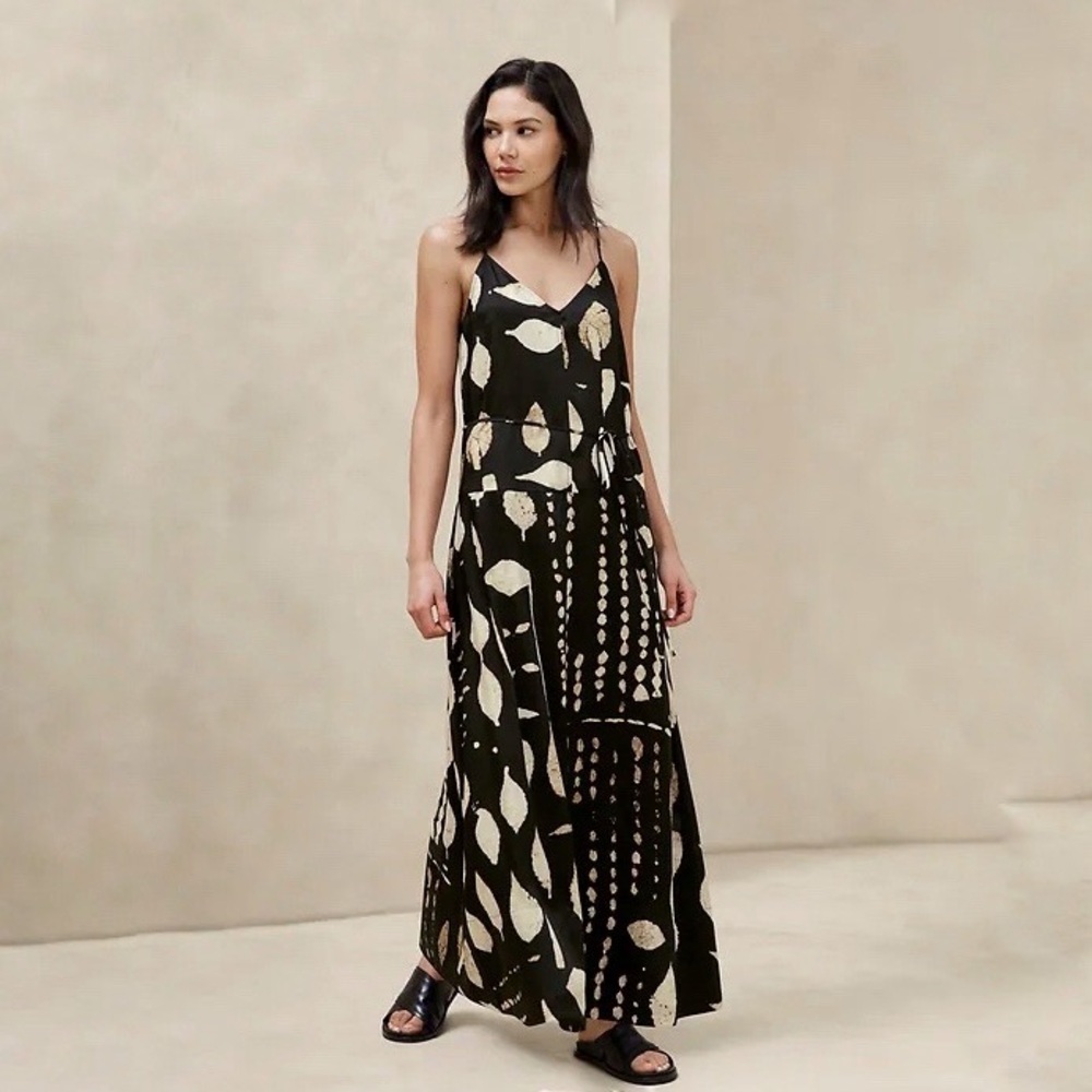 Banana Republic Elegant Black and Cream Maxi Dress​​